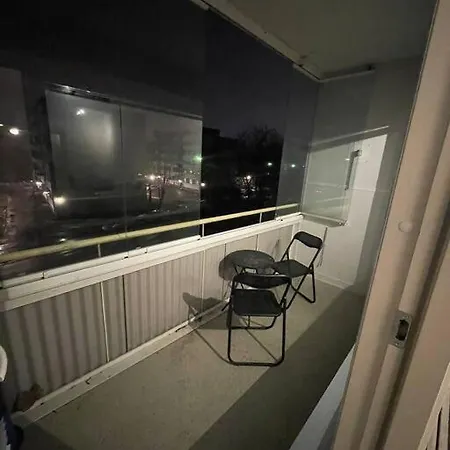 Comfortable Neat Large 3 Kitchen Glass Balcony Center 劳马